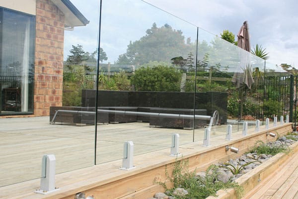 Advantages of using tempered or laminated glass